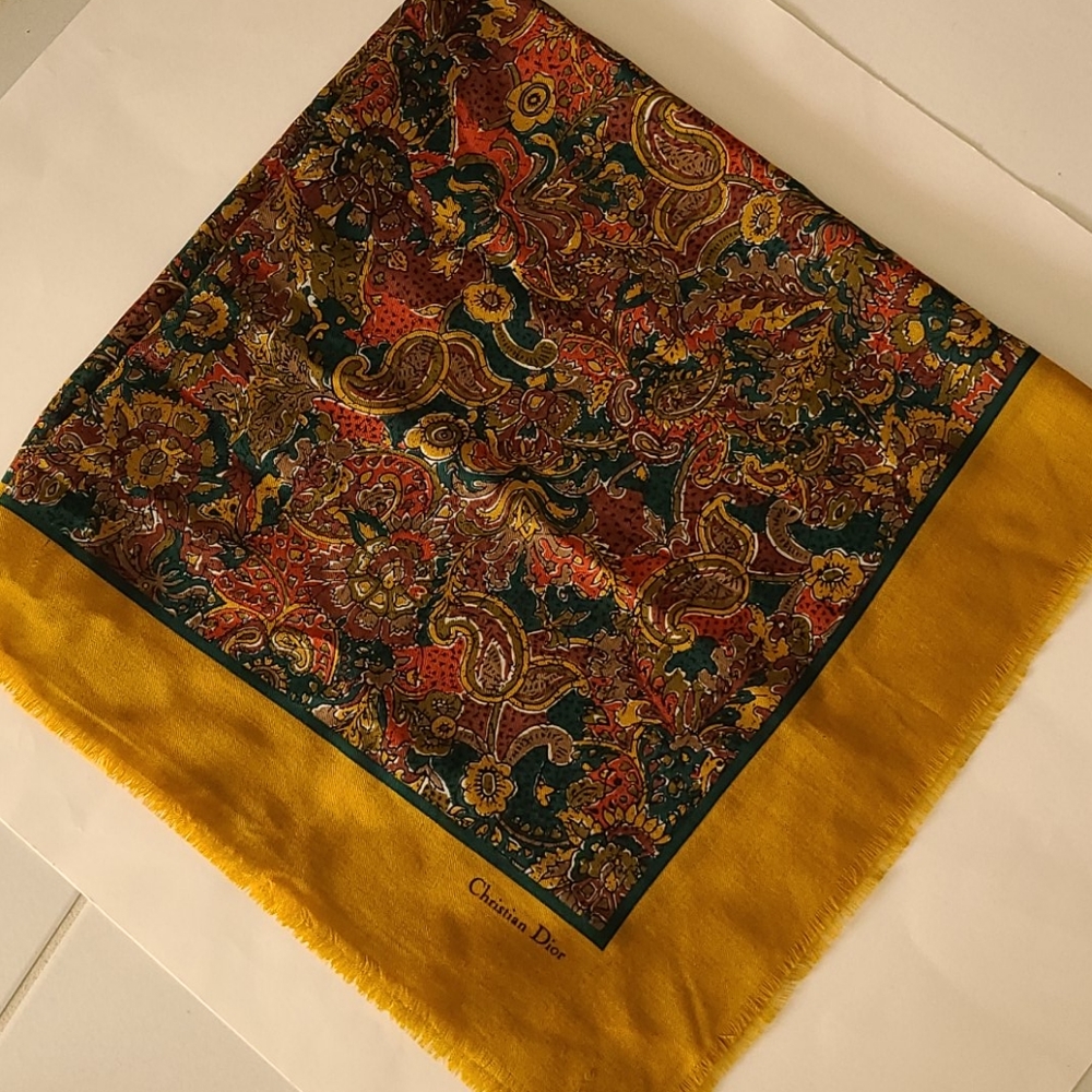 Christian Dior E'Charpes Vintage 100% Wool Scarf - Picture 9 of 16